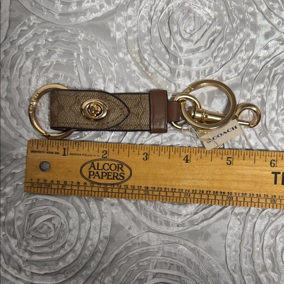 Coach Trigger Snap Bag Charm Leather with Gold Hardware (Key Chain) - Picture 7 of 8